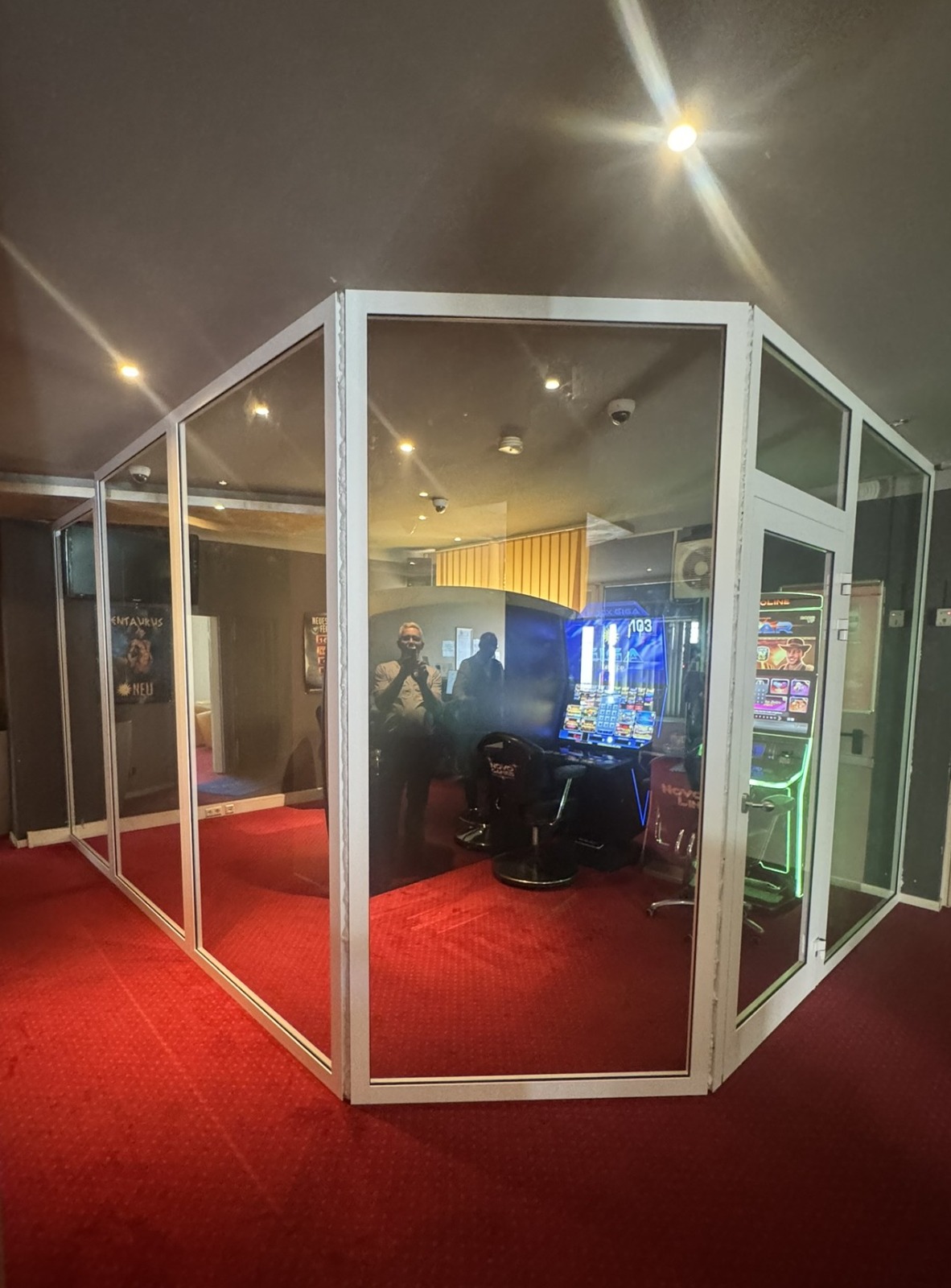 Modernes Fenster von MARKOVIC